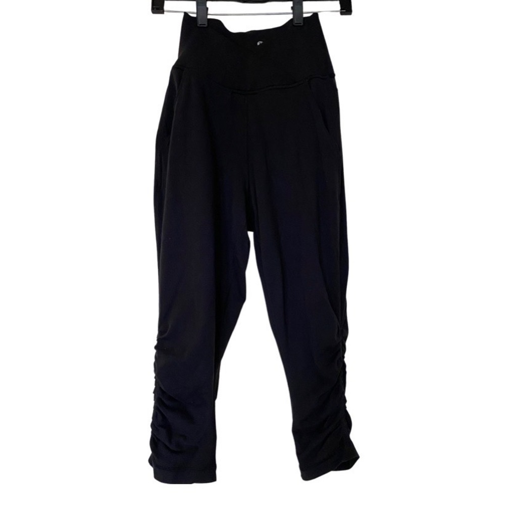 Lululemon drop seat “genie style” cropped lounge pant - size 2 - black